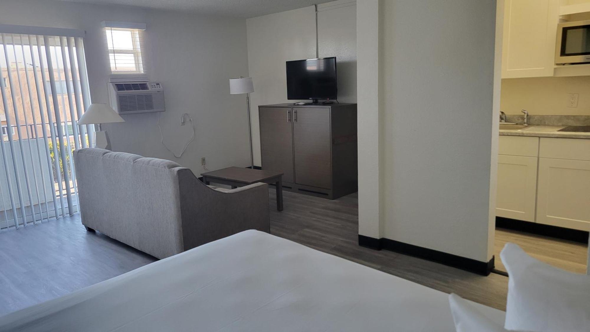 Mc Pacific Inn & Suites توررانسي، لوس أنجليس، كاليفورنيا المظهر الخارجي الصورة